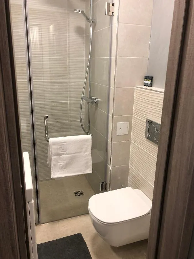 Chanttal Luxury - University Bucarest 0*,  Romania
