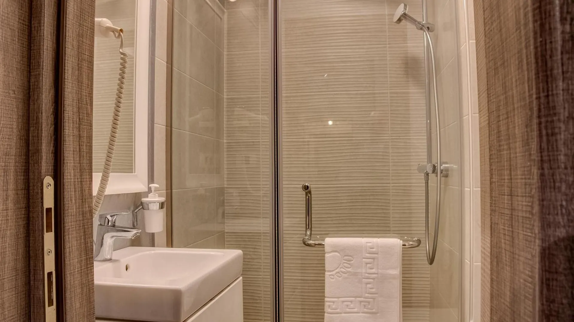 Chanttal Luxury - University Bucarest Romania