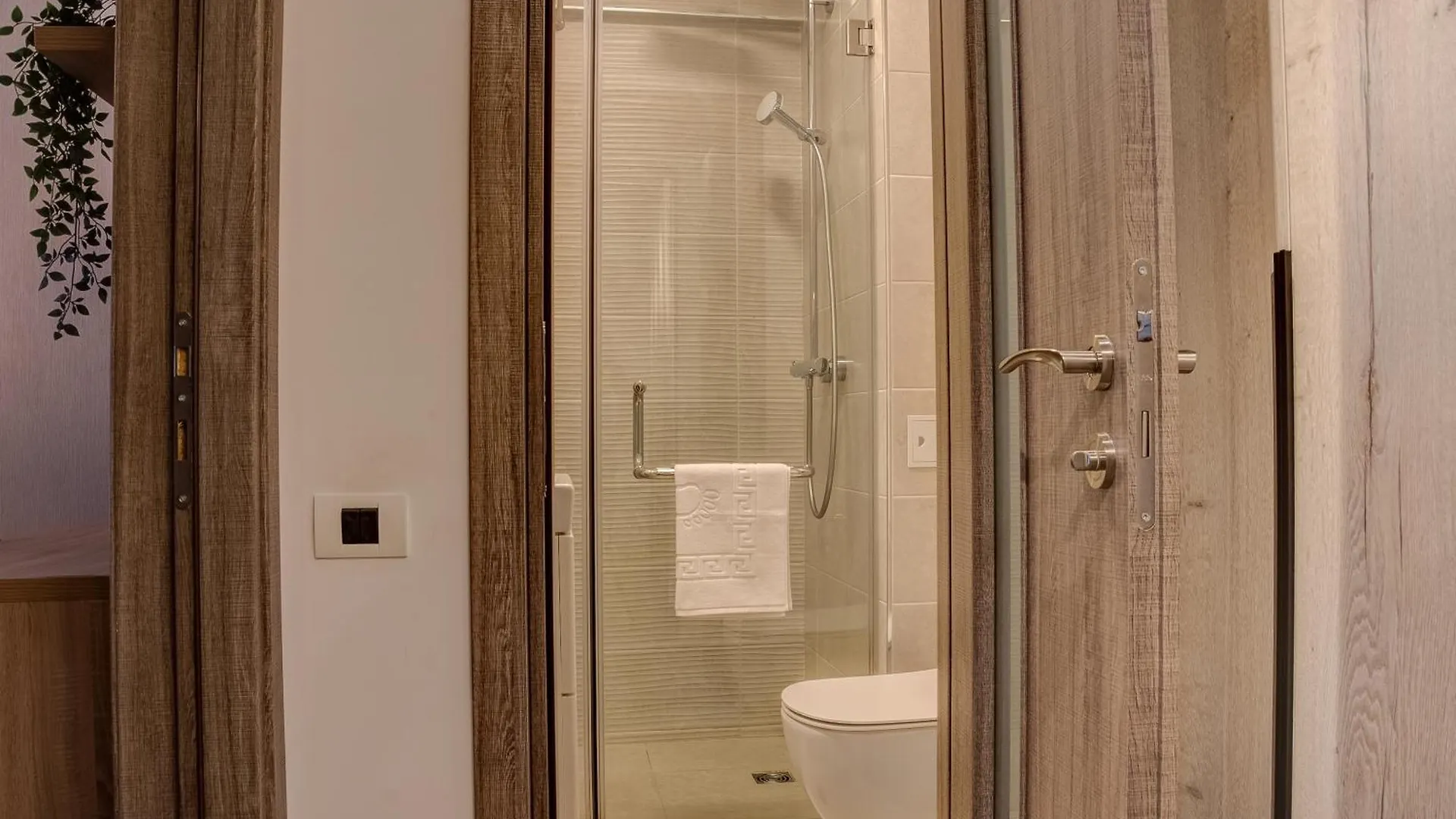 Appartamento Chanttal Luxury - University Bucarest Romania